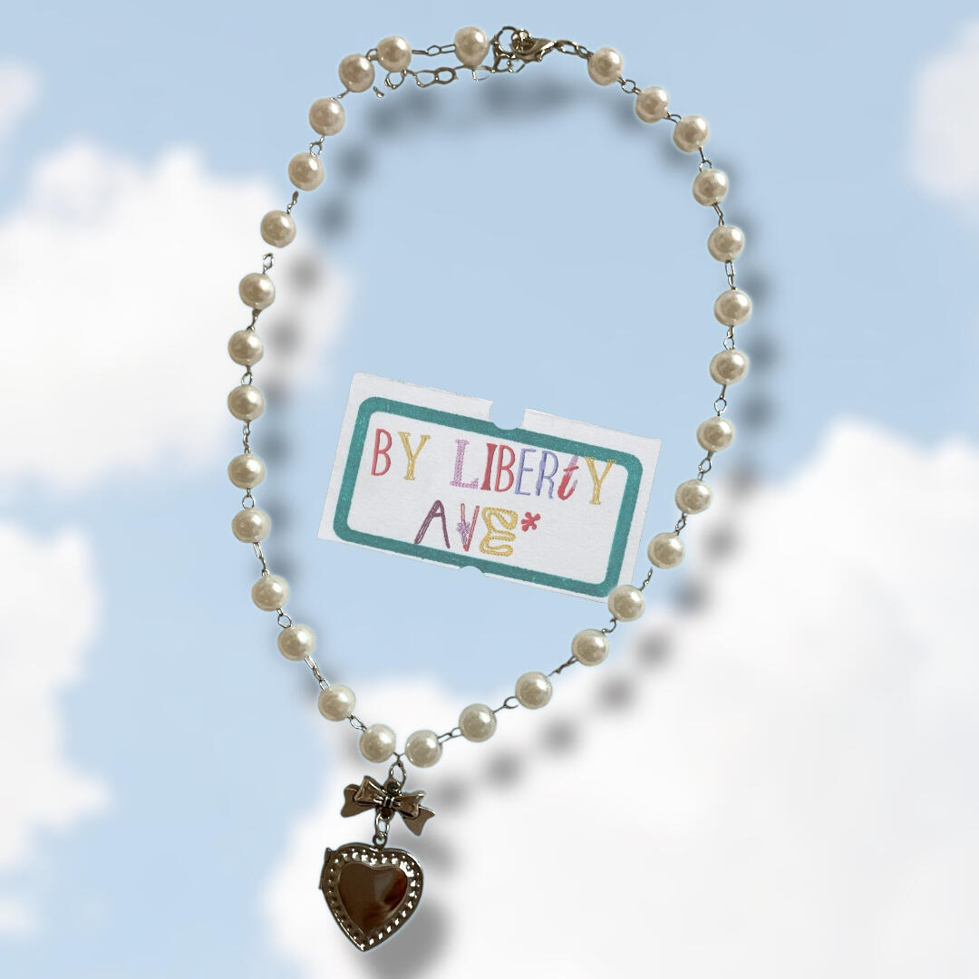 LOCKET (PEARL) ₲39,000
